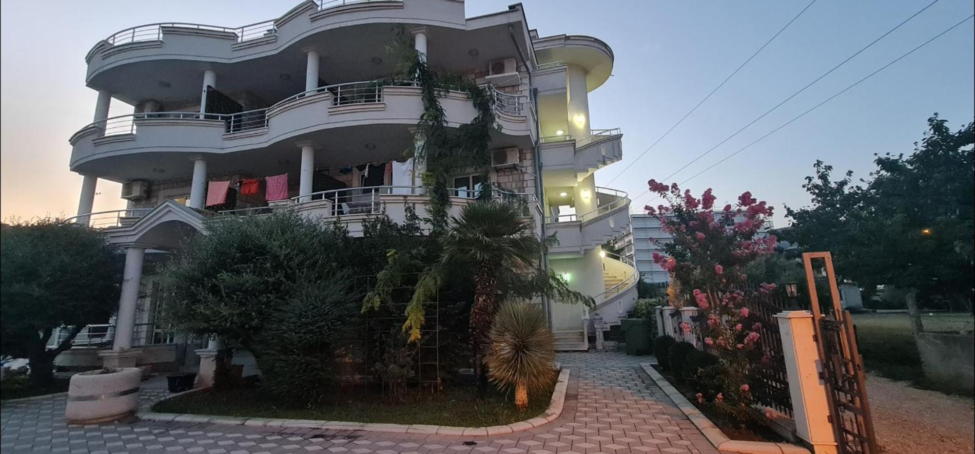 Meti Apartments Ulcinj Buitenkant foto